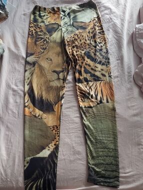 Freeze Big Cat/tiger Lion -Print Leggings in Green and Brown